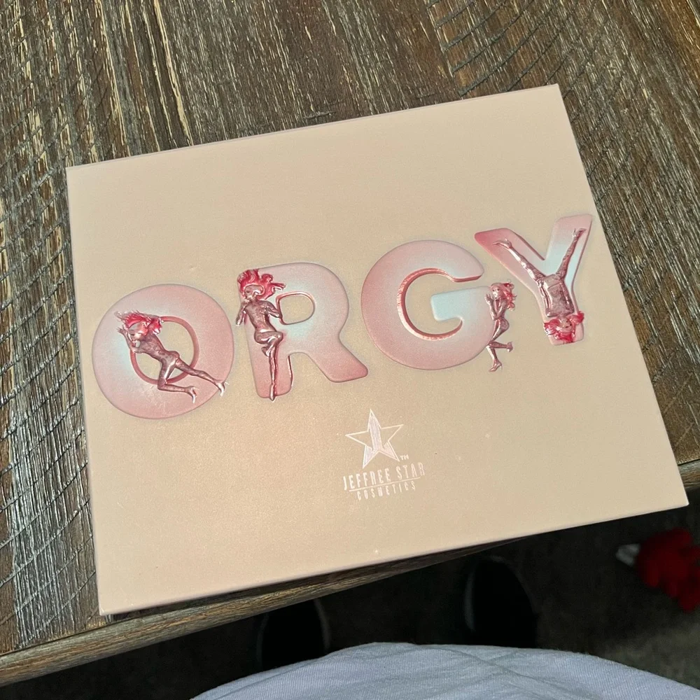 Jeffree Star Orgy Palette - Picture 1 of 4